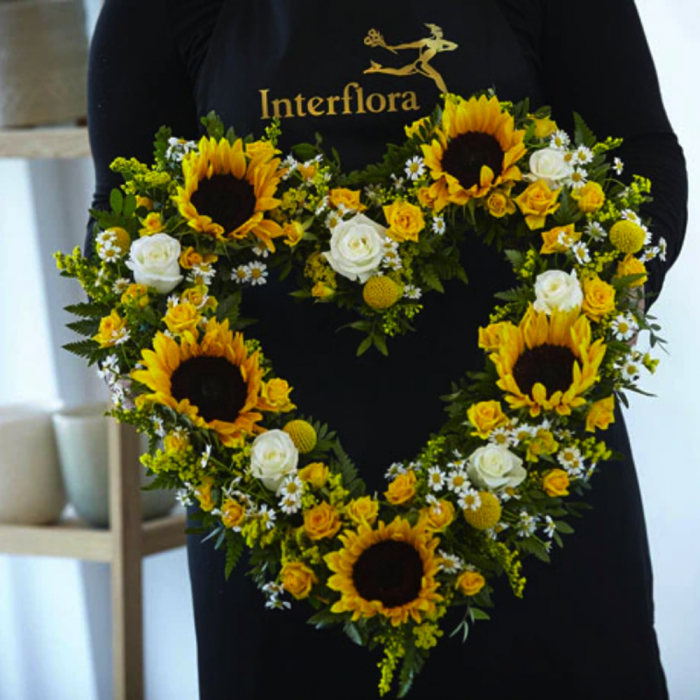 ‘The Flower Shop Helensburgh - Striking Sunflower Heart’