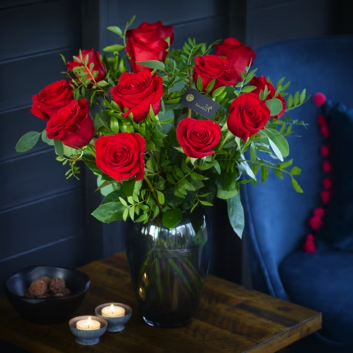 Luxury Large-Headed Red Roses - Image 3